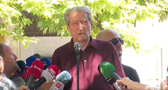 “Rama mos të shpikë fashistë, mbështes protestën e rinisë”- Berisha për revoltën qytetare: Kryeministrit ia kanë prerë biletën, edhe ca ditë dhe do ikë! Unë nuk marr pjesë se jam partiak