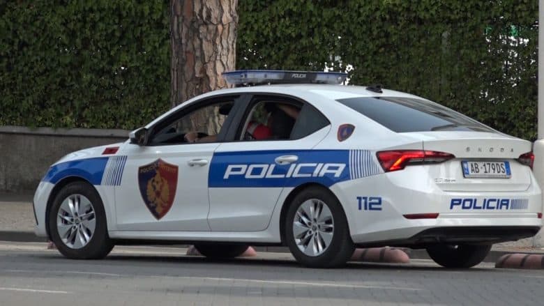 Dhunuan një kliente dhe një punonjës policie/ Arrestohet pronarët e një dyqani në Tiranë