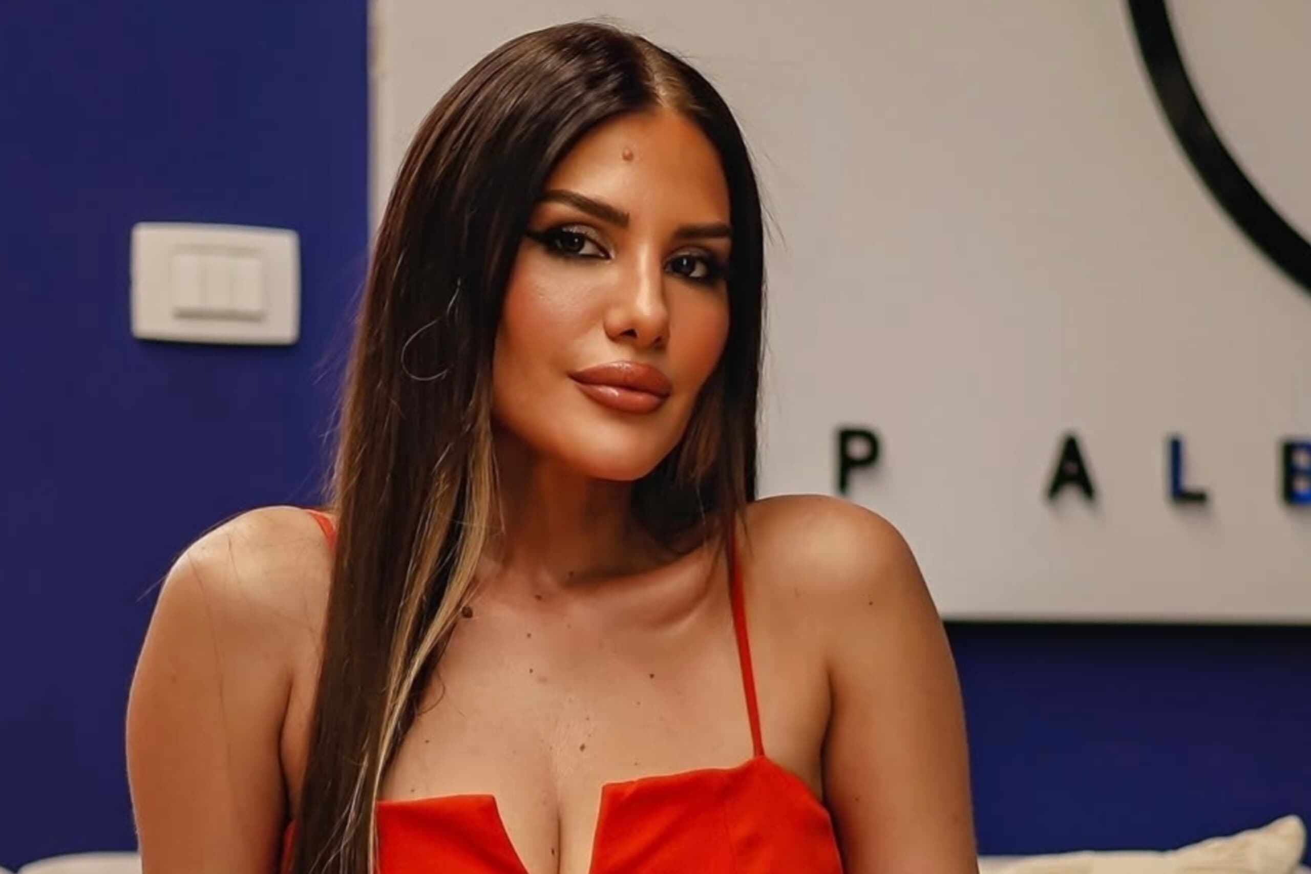 Duart pranë njëri-tjetrit, a është ky partneri i ri i Ilnisës?