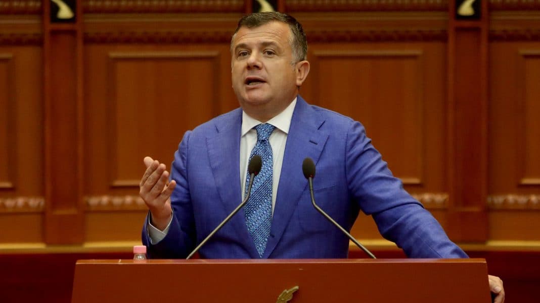 Taulant Balla: Kam frikë vetëm Zotin, protestuesit sulmuan Ulsi Manjën